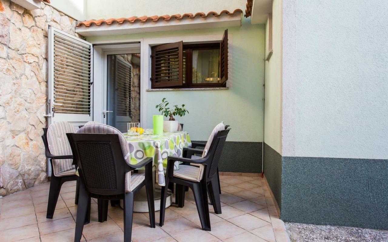 Apartments Luka 2 Baška Esterno foto